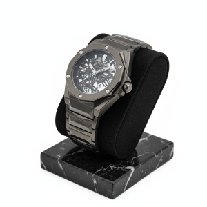 Hublot Chain Watch BlackColor and Metal Body